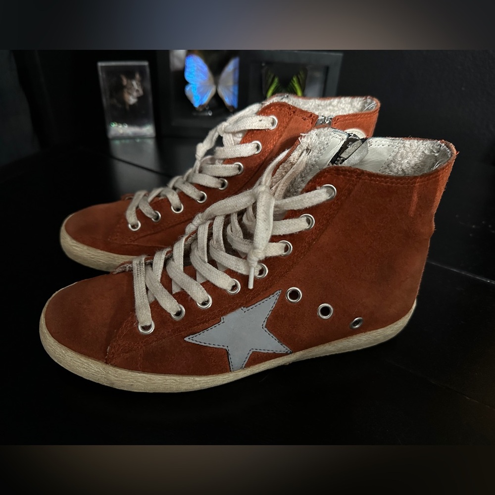 Golden goose 35 but fits like 6